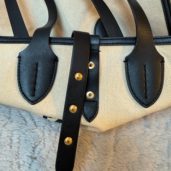 Burberry
Medium Canvas Soft Belt Tote - Picture 5 of 16